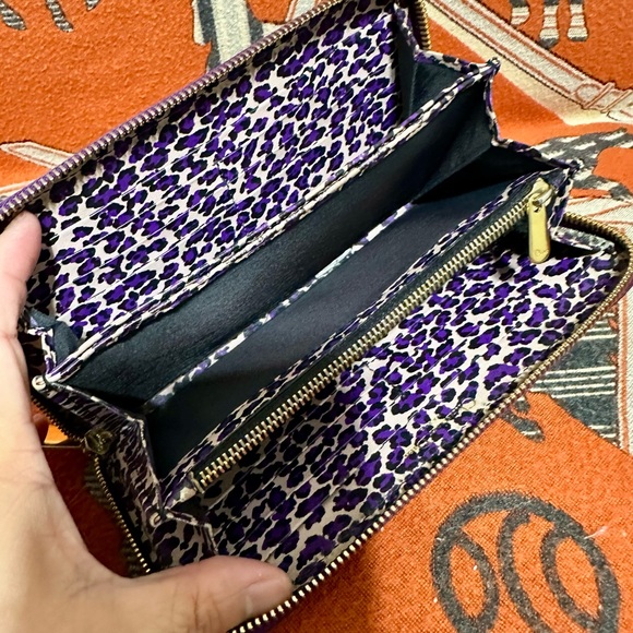CHRISTIAN DIOR ❤️🌟PATENT LEATHER ZIPPY WALLET⭐️ - Picture 5 of 8